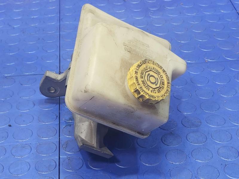 2011-2015 Dodge Durango Brake Master Cylinder Assembly Genuine OEM 68207364AA