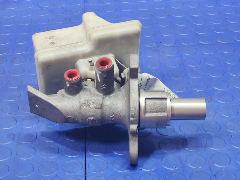 2011-2015 Dodge Durango Brake Master Cylinder Assembly Genuine OEM 68207364AA