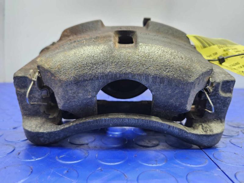 2016 Nissan Rogue Caliper