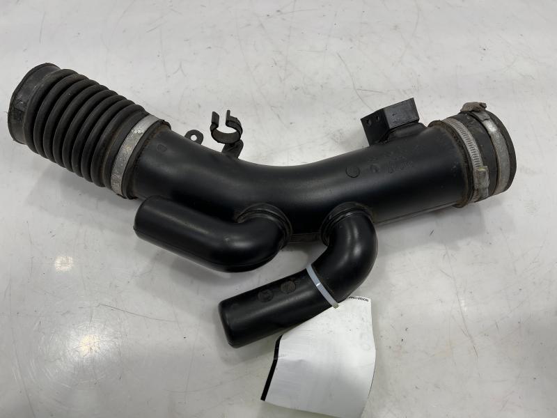 2008 Jaguar XK Air Intake Tube/Resonator