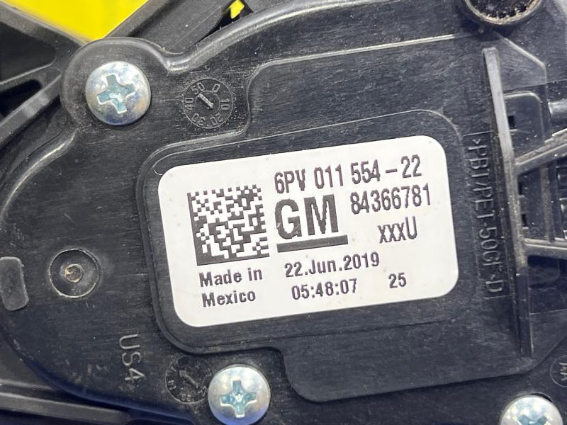 2020-2021 GMC Terrain Accelerator Pedal Assembly Genuine OEM Part 84366781