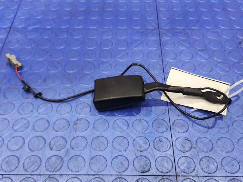 2014 MINI Cooper Countryman Front Seat Belt