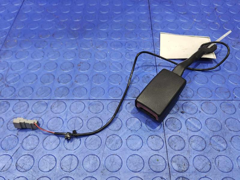 2014 MINI Cooper Countryman Front Seat Belt