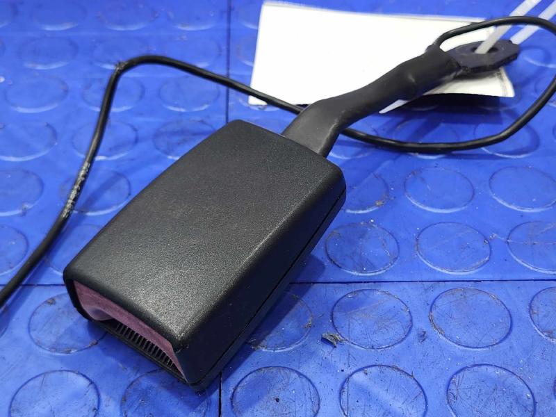 2014 MINI Cooper Countryman Front Seat Belt