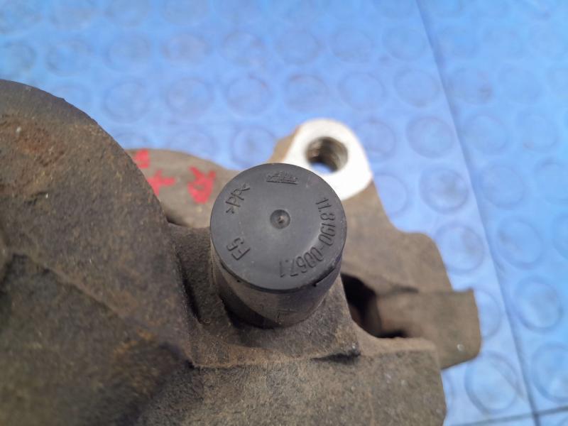 2013 Volkswagen Beetle Caliper
