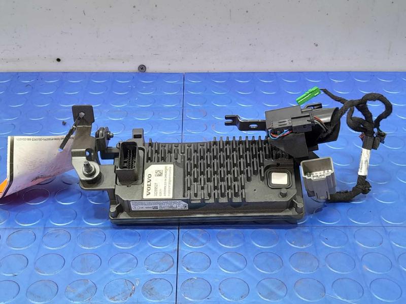 2018 Volvo S90 Camera/Projector