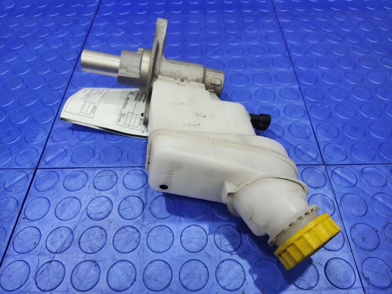 2020 Jeep Renegade Master Cylinder