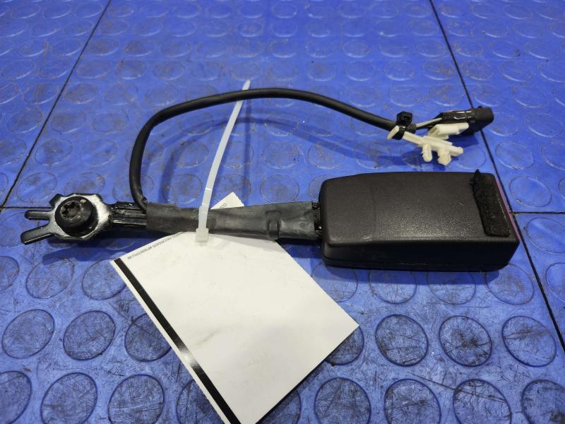 2014 Ford Explorer Front Seat Belt