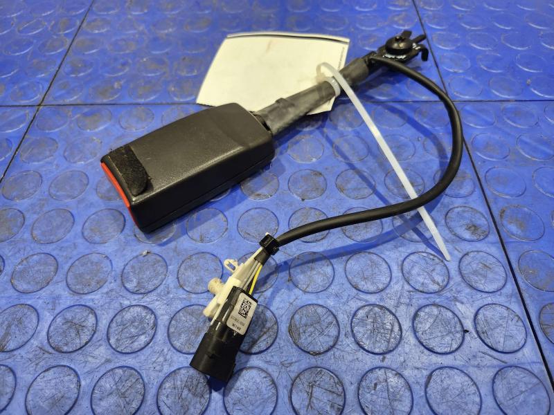2014 Ford Explorer Front Seat Belt