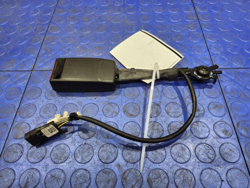 2014 Ford Explorer Front Seat Belt