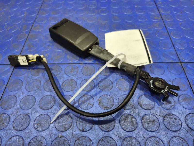 2014 Ford Explorer Front Seat Belt
