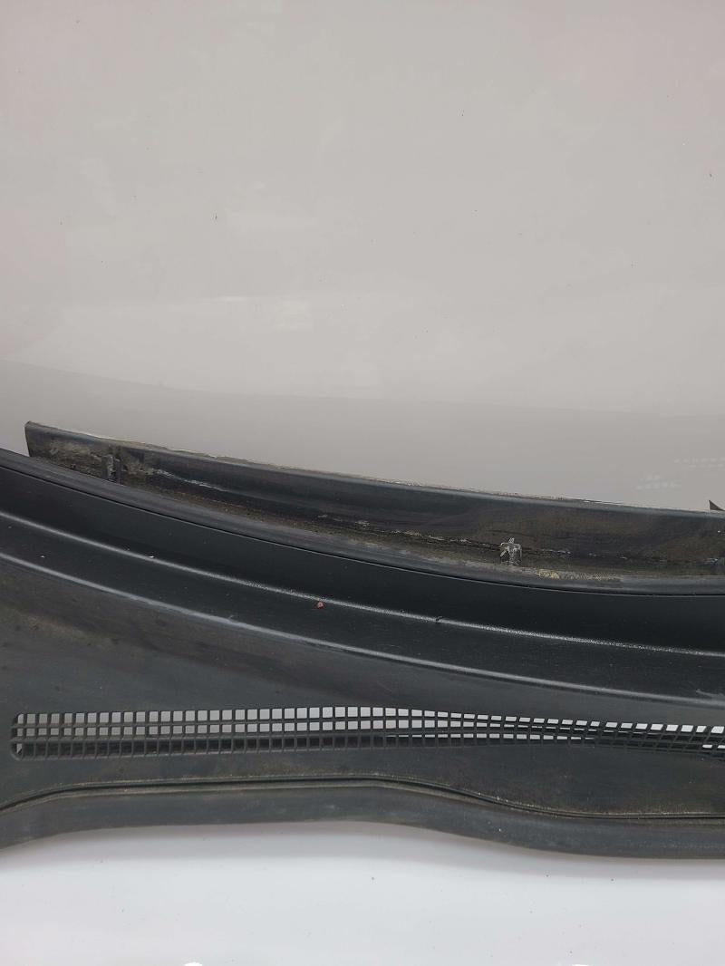 2002 - 2006 Toyota Camry Cowl Cover Cowl Screen OEM 5570806031