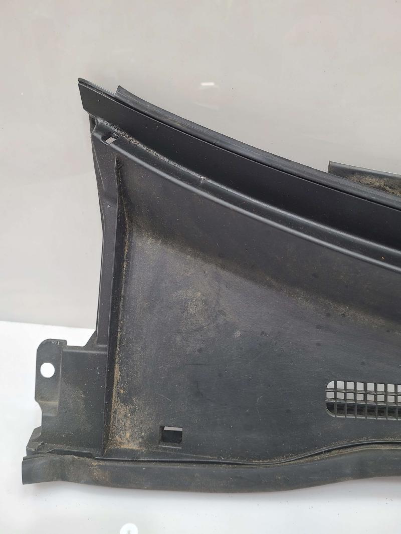 2002 - 2006 Toyota Camry Cowl Cover Cowl Screen OEM 5570806031