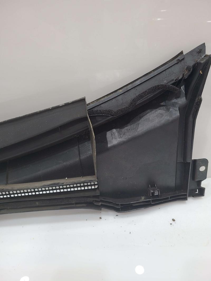 2002 - 2006 Toyota Camry Cowl Cover Cowl Screen OEM 5570806031