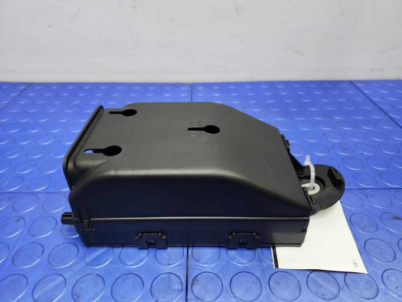 2018 Volvo S90 Cabin Fuse Box