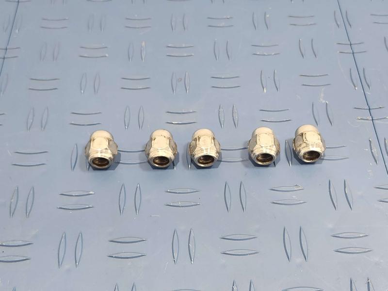2014 Infiniti QX60 Lug Nuts