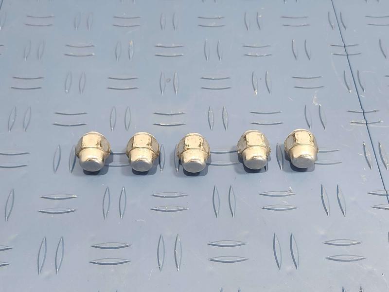 2014 Infiniti QX60 Lug Nuts