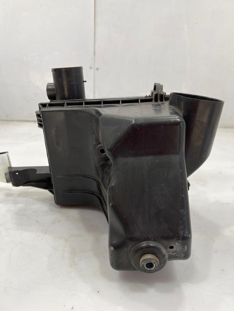 2010 - 2015 Toyota Prius 1.8L Air Cleaner Box Assembly OEM 1770037261
