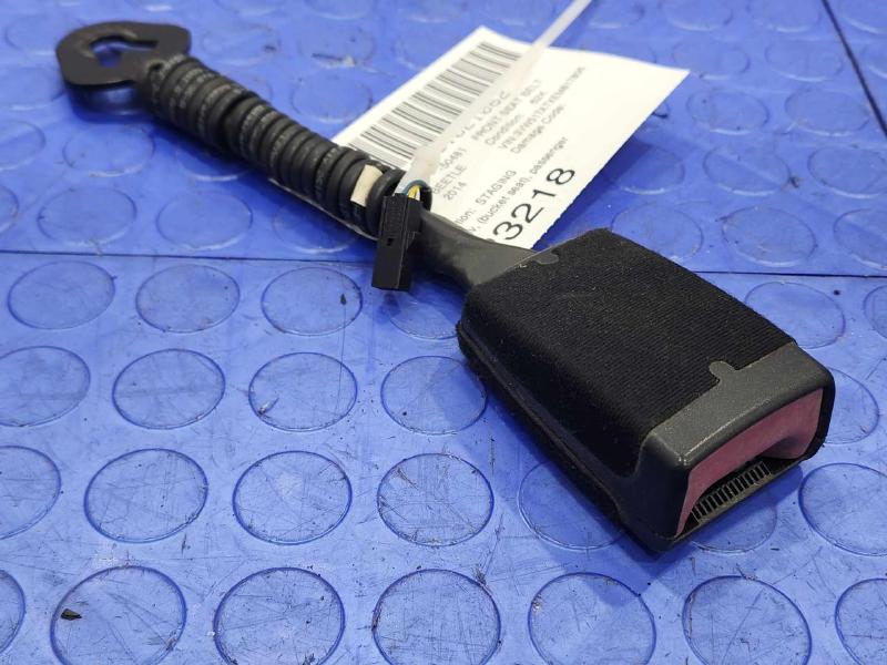 2014 Volkswagen Beetle Front Seat Belt