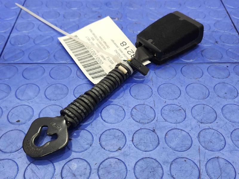 2014 Volkswagen Beetle Front Seat Belt