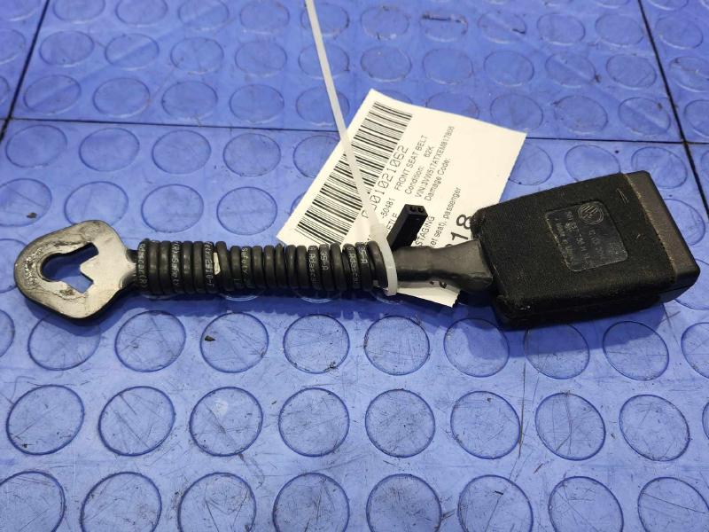 2014 Volkswagen Beetle Front Seat Belt