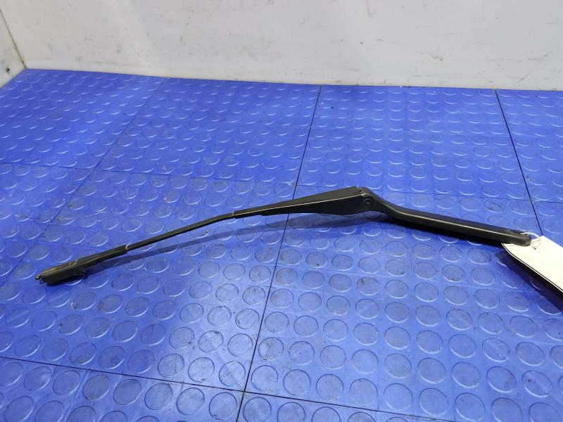 2008 BMW 128i Wiper Arm