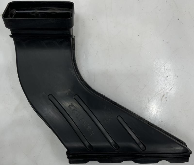 2011 - 2013 Kia Sorento 3.5L Engine Air Intake Hose OEM 281381U100