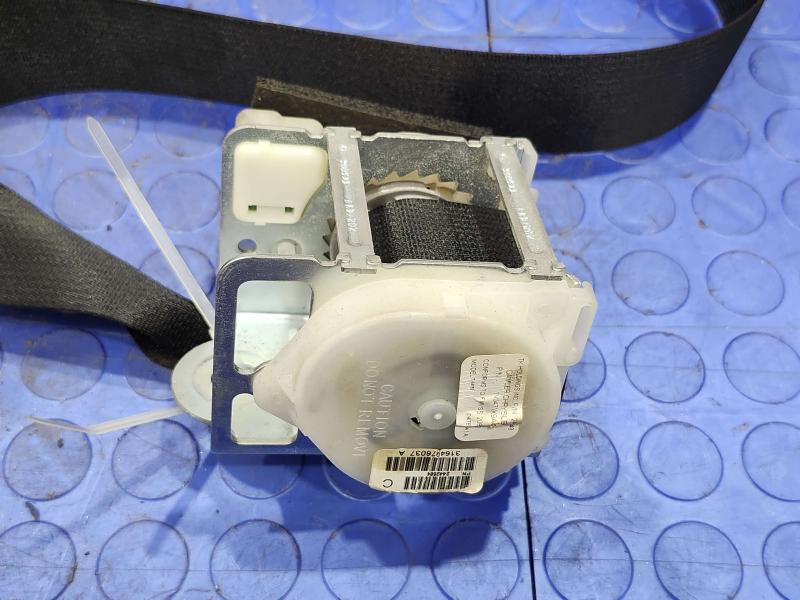 2013 Chrysler 300 Rear Seat Belt