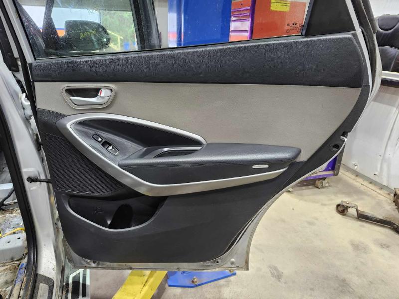 2013 Hyundai Santa Fe Rear Door Trim Panel