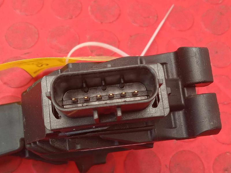 2018-2021 Volkswagen Atlas Accelerator Pedal Assembly Genuine OEM 5Q1723503J