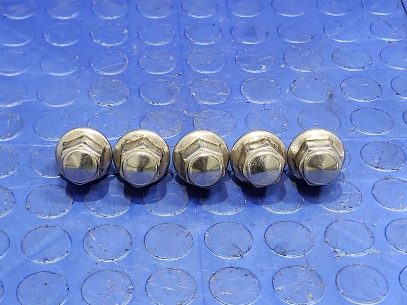 2020 Ford Mustang Lug Nuts