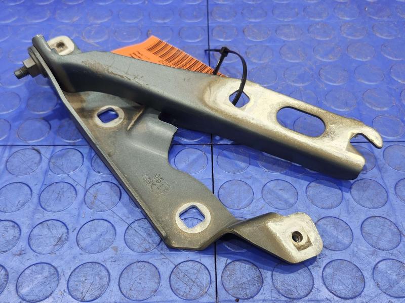 2009 Chevrolet Malibu Hood Hinge