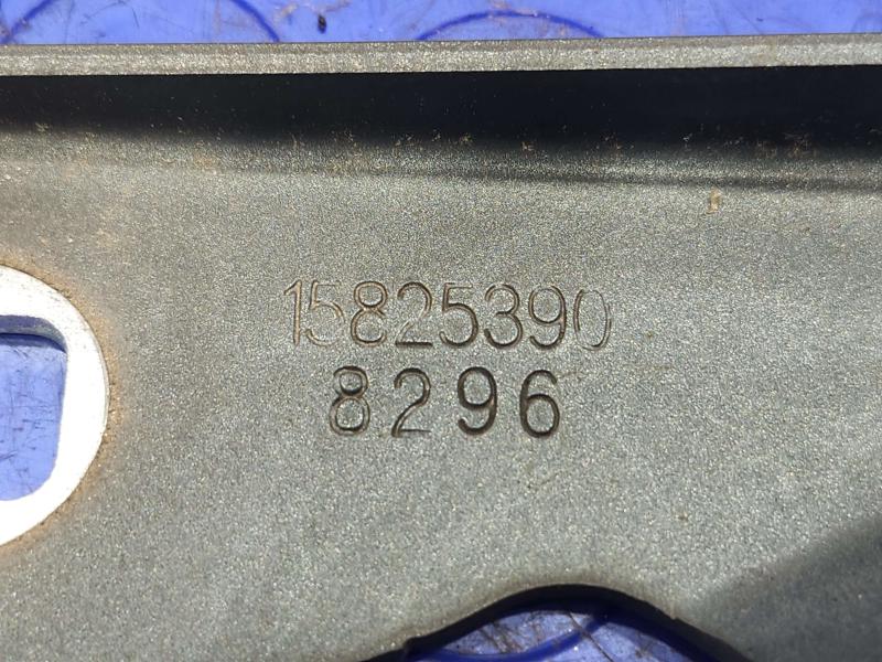 2009 Chevrolet Malibu Hood Hinge