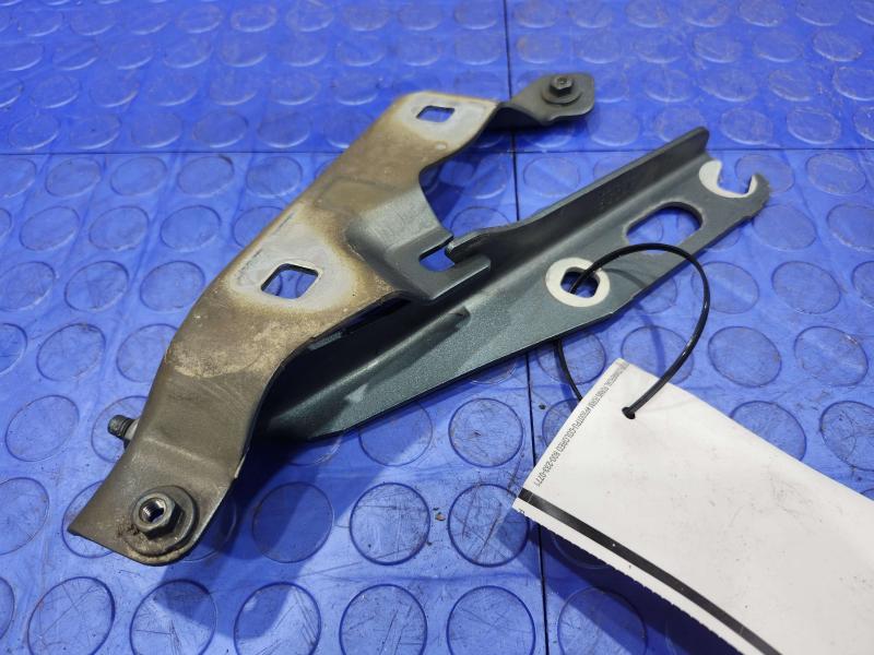 2009 Chevrolet Malibu Hood Hinge