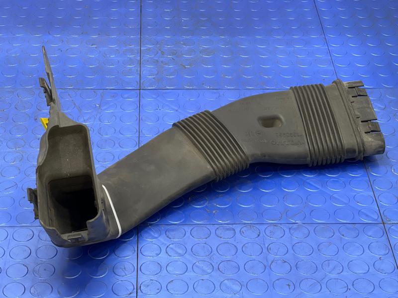 2011-2016 Volvo S60 2.5L T5 Engine Air Inlet Duct Hose Genuine OEM 31370085