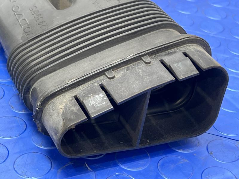 2011-2016 Volvo S60 2.5L T5 Engine Air Inlet Duct Hose Genuine OEM 31370085