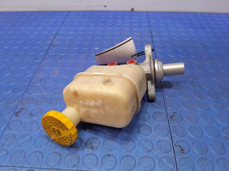 2015-2017 Chrysler 200 Brake Master Cylinder Assembly Genuine OEM 68245358AA