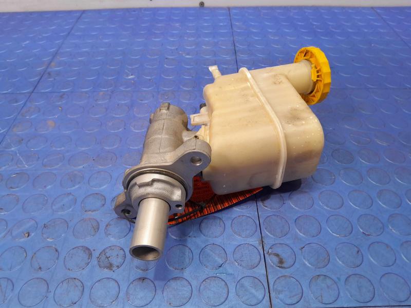 2015-2017 Chrysler 200 Brake Master Cylinder Assembly Genuine OEM 68245358AA