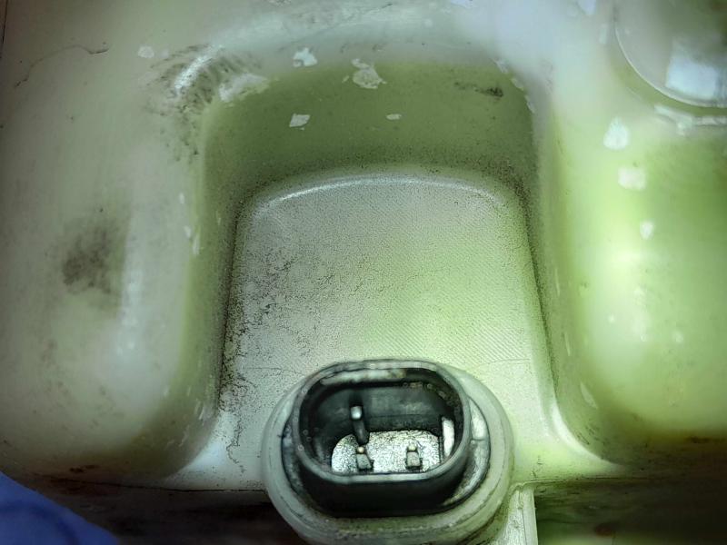 2015-2017 Chrysler 200 Brake Master Cylinder Assembly Genuine OEM 68245358AA
