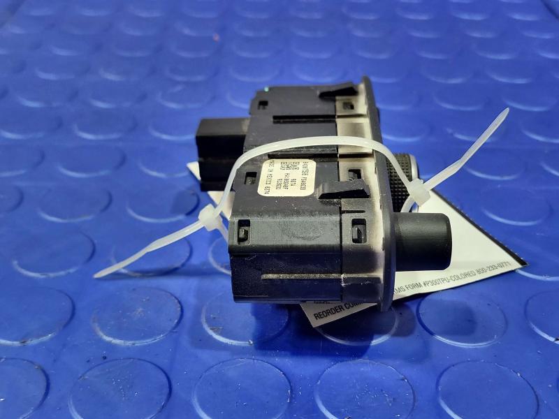 2019 GMC Terrain Headlight Switch (Dash Mtd)