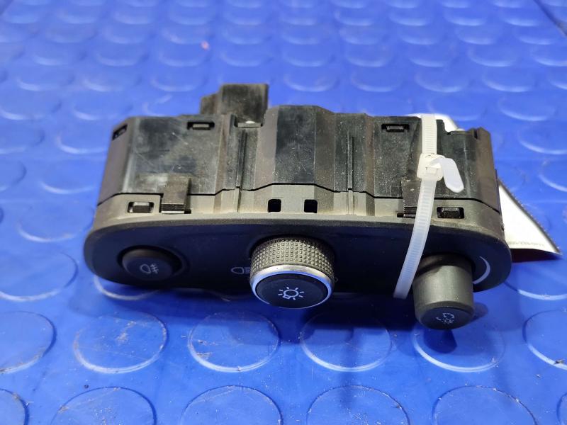 2019 GMC Terrain Headlight Switch (Dash Mtd)