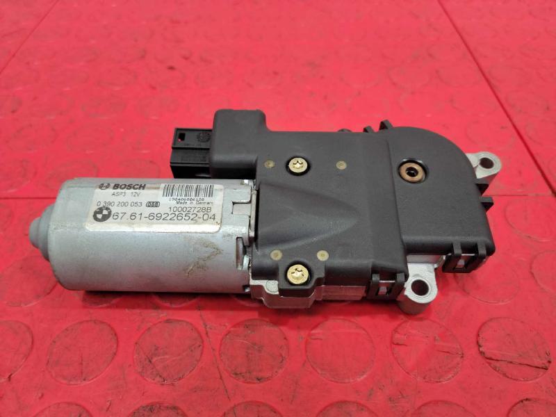 2004-2010 BMW X3 E83 Sunroof Drive Motor Genuine OEM Part 67616922652
