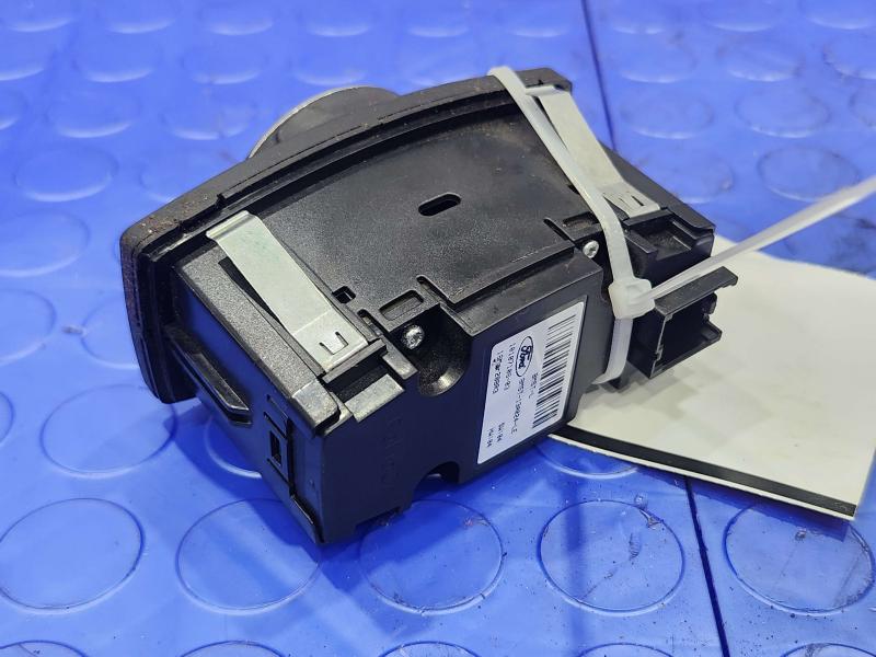 2016 Ford Transit 150 Headlight Switch (Dash Mtd)