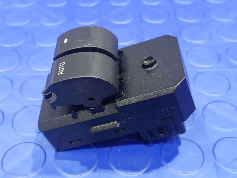 2019 Chevrolet Express 2500 Door Switch Front