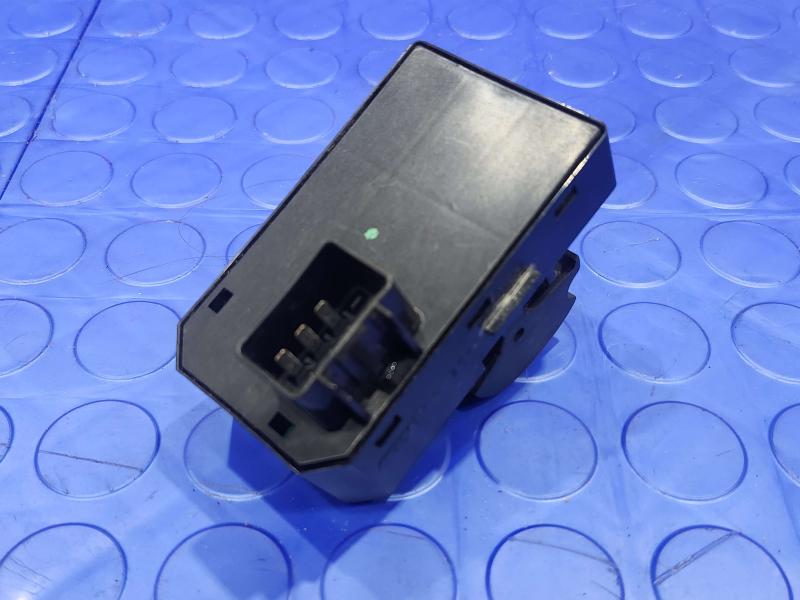 2019 Chevrolet Express 2500 Door Switch Front