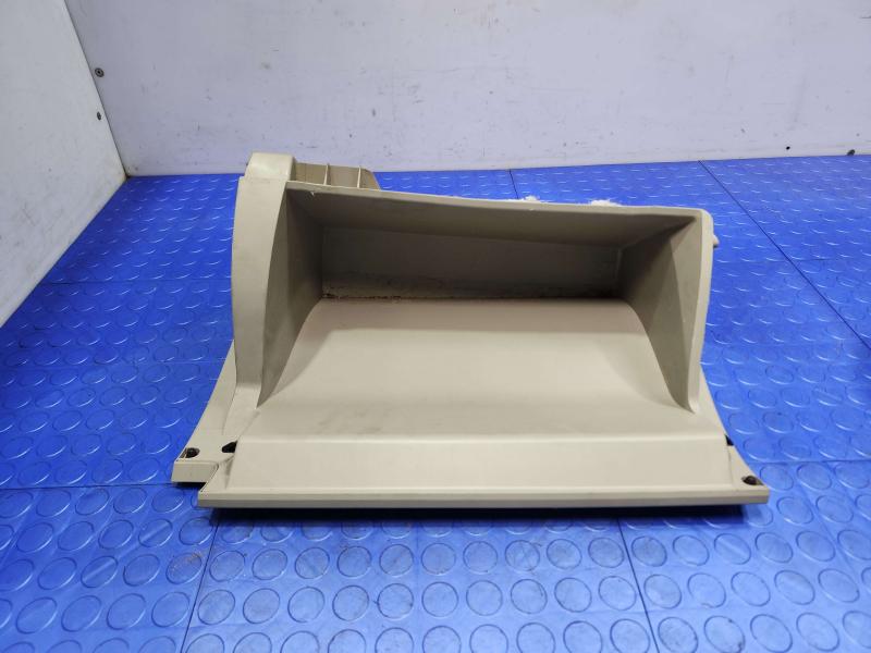2013 Toyota Prius Glove Box