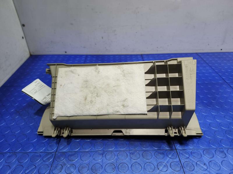 2013 Toyota Prius Glove Box