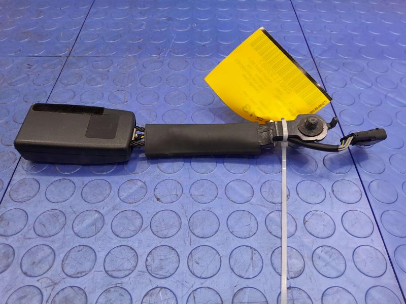 2017 Lincoln Continental Front Seat Belt