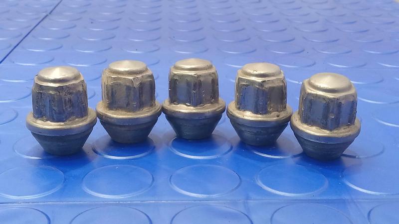 2013 Ford Escape Lug Nuts
