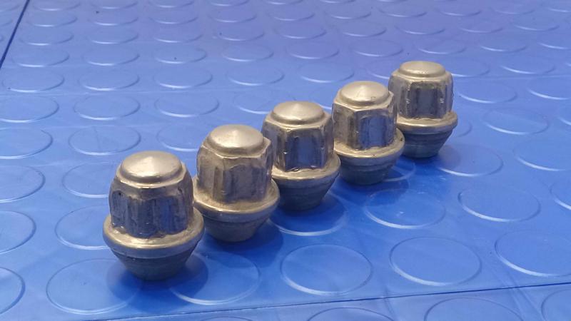 2013 Ford Escape Lug Nuts